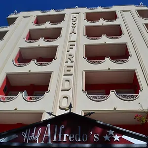 https://hotel-alfredos.riccione-hotels.org