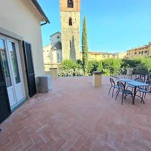 https://appartamenti-fabroniana.it-tuscanyhotel.com