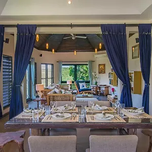 Luxury Sleeps 6, Access, Montego Bay